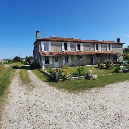 Grande Maison Avec Jardin, Animaux,Au Calme Yviers Exteriér fotografie