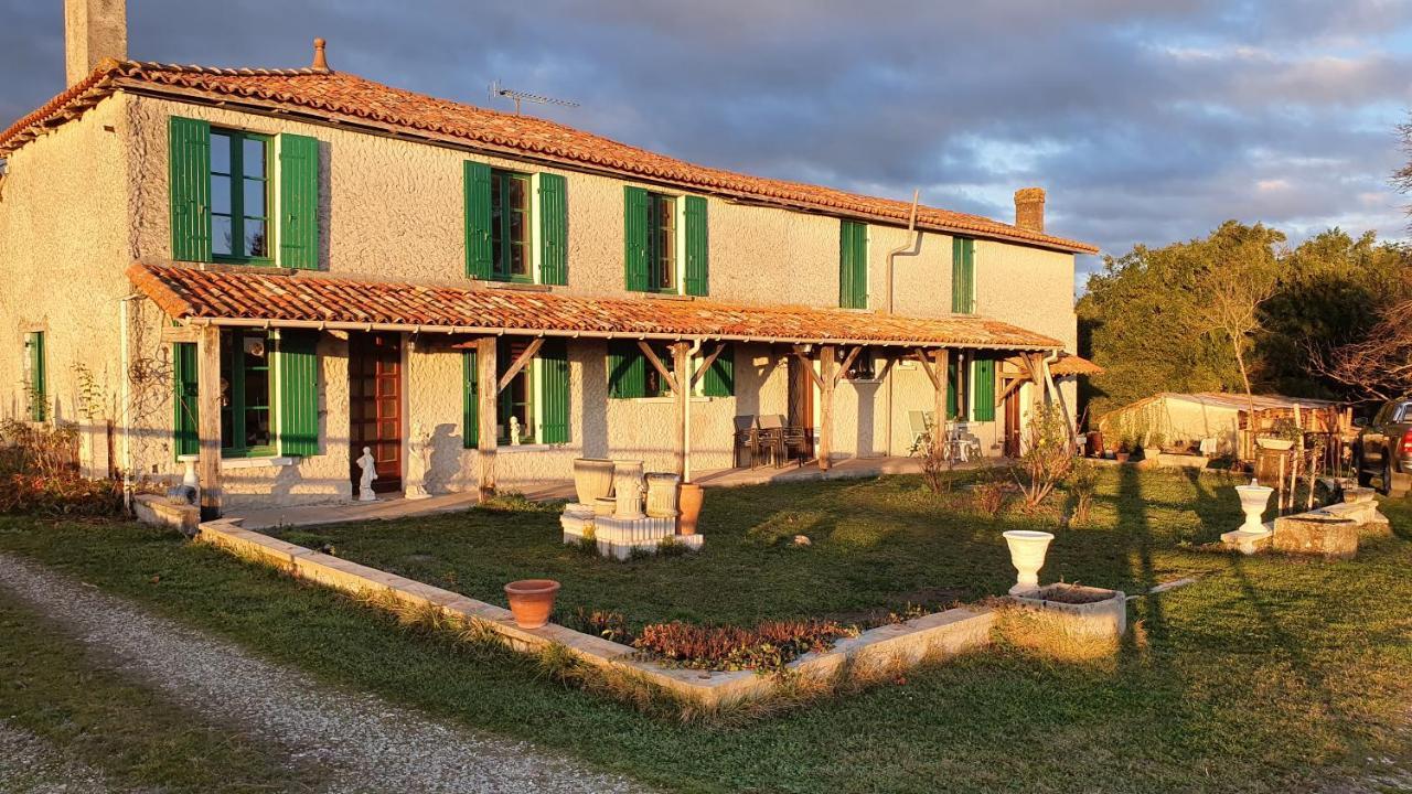 Grande Maison Avec Jardin, Animaux,Au Calme Yviers Exteriér fotografie