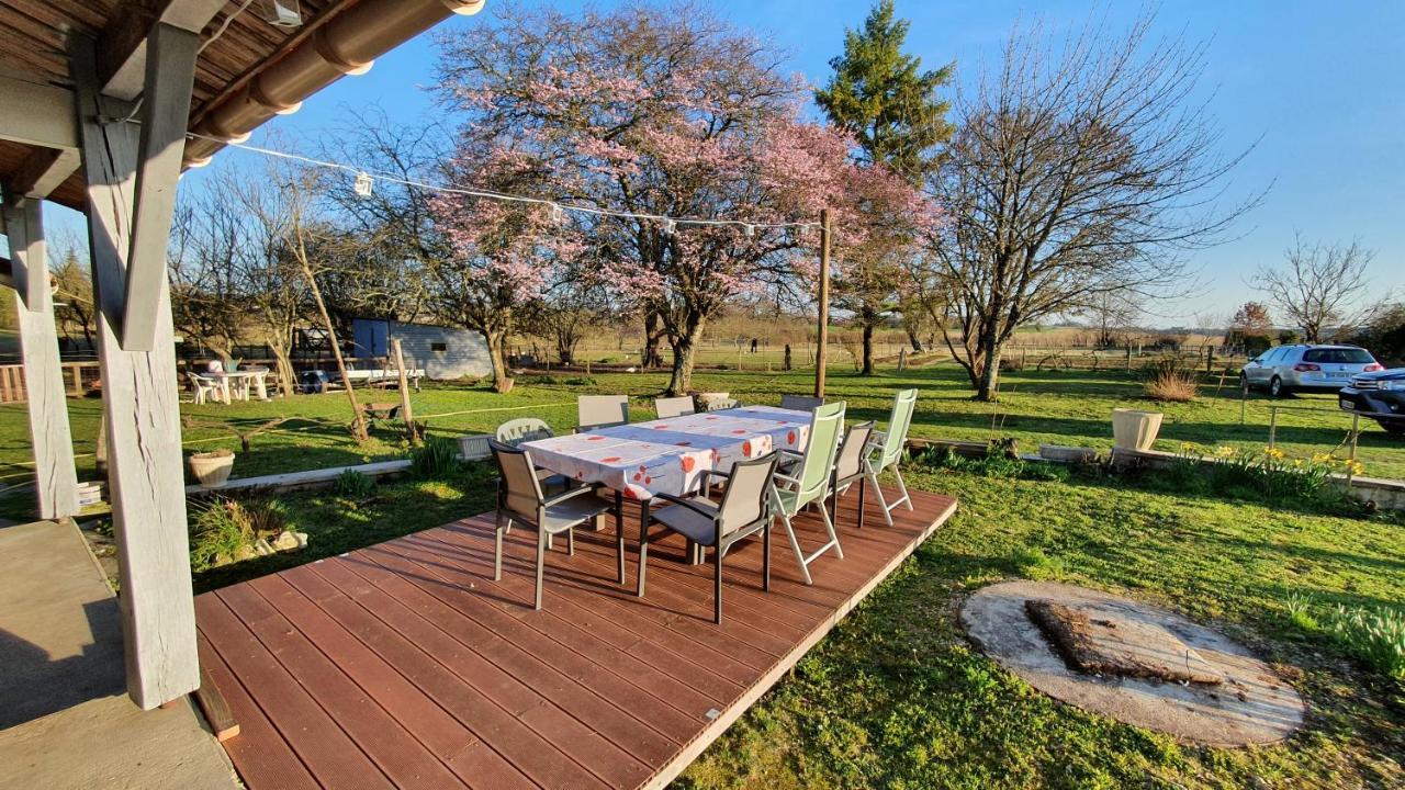 Grande Maison Avec Jardin, Animaux,Au Calme Yviers Exteriér fotografie