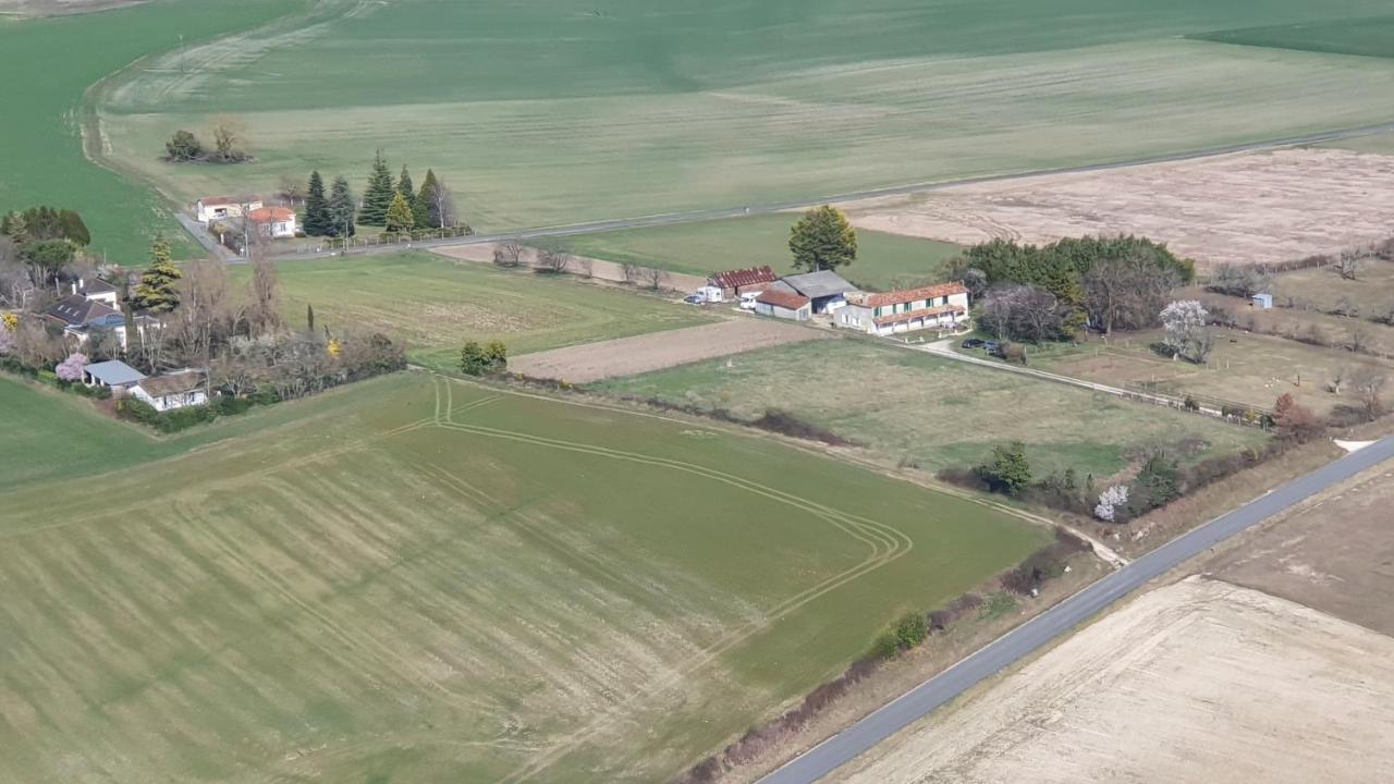 Grande Maison Avec Jardin, Animaux,Au Calme Yviers Exteriér fotografie
